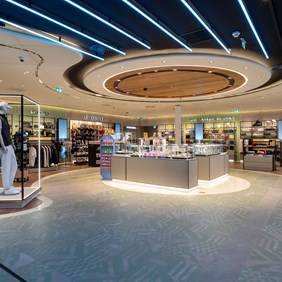 Dutyfree Faro Einkaufszentrum Retail Scchienenstrahler Verkaufsbereich Centriq Mechaniq Imagine