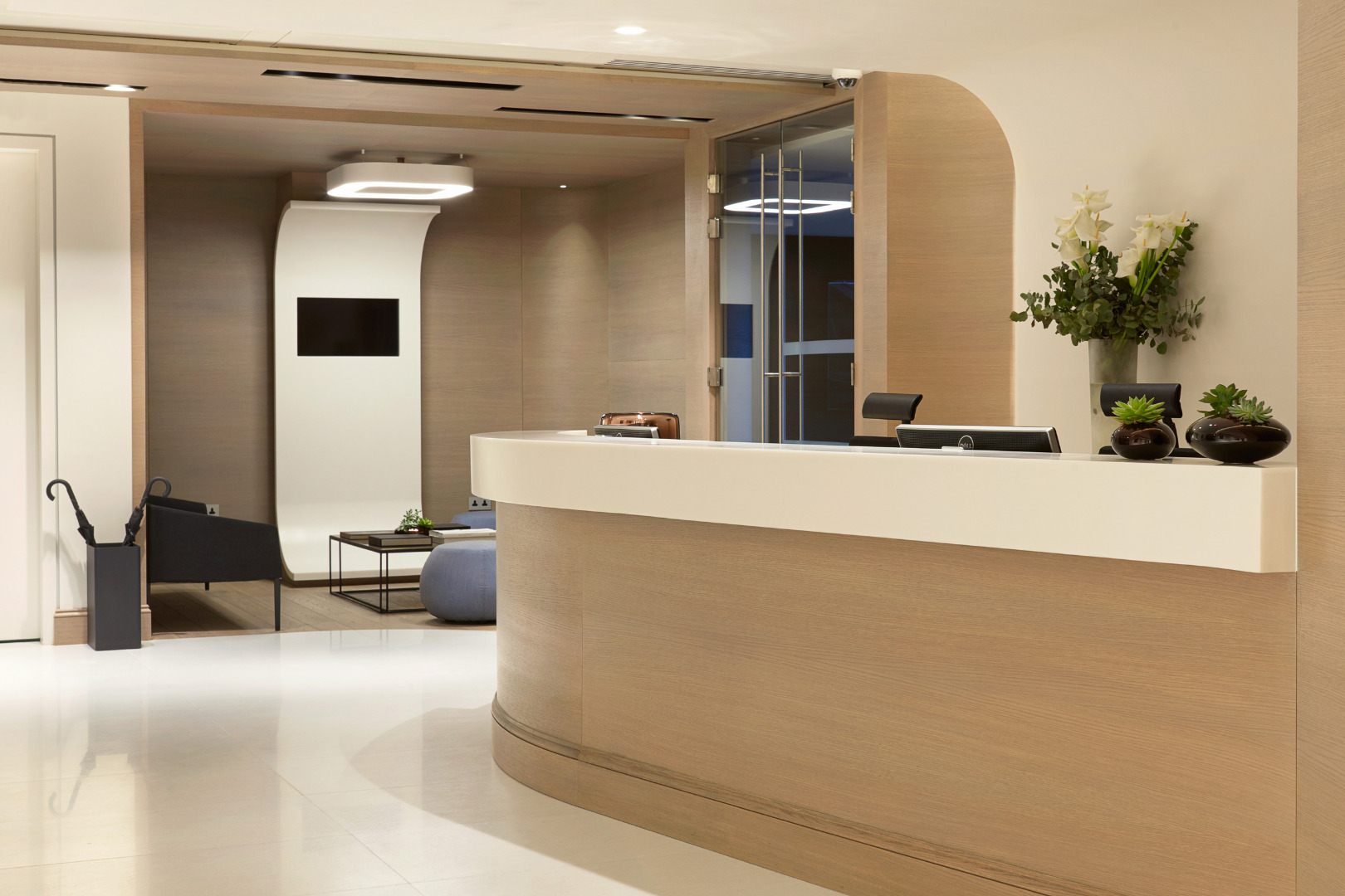 Kering Bureau, Buckingham Gate