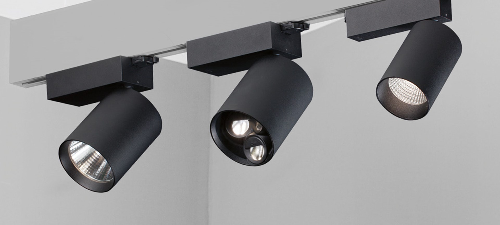 Centriq Prolicht Family Pro Web Index 1264x570px Centriq Jpg