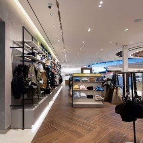 Dutyfree Faro Einkaufszentrum Retail Spotstrahler Verkaufsbereich Centriq Imagine Mechaniq