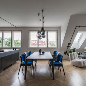 Holistic lighting concept for kitchen-diner and dining area with minimalist lighting using Imagine spots in a track system