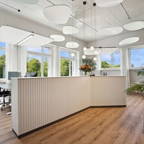 Office Buero Arbeitsplatz Buerogebaeude Pendelleuchte Bilo Centriq