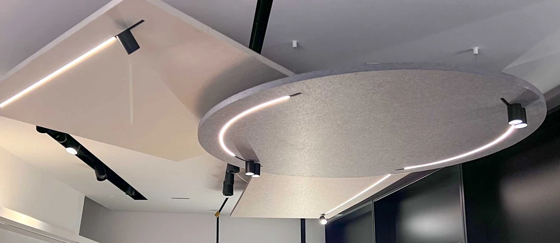Prolicht PL Q1 2024 Just Black Akustik Paneel Stromschiene Deckenleuchte Spots Inserts Leuchtenhersteller Akustikleuchte