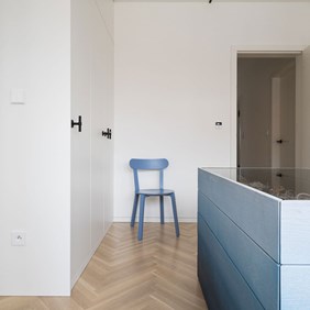 Minimal Track modular rail system in the bedroom for accentuating cabinet niches