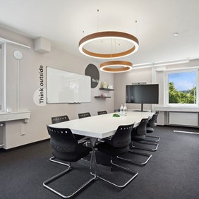 Office Buero Arbeitsplatz Besprechungsraum Buerogebaeude Pendelleuchte Glorious