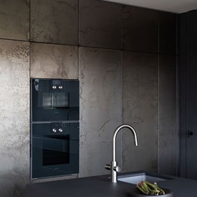 Functional LED lighting for the kitchen worktop with black Minimal Track track lights and Imagine spots